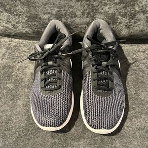 Nike Women’s Shoes 10